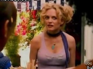 Beautiful Heather Graham In a Cute Top